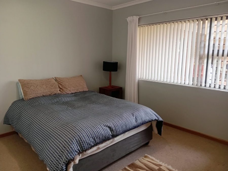 To Let 4 Bedroom Property for Rent in Twin Palms Western Cape